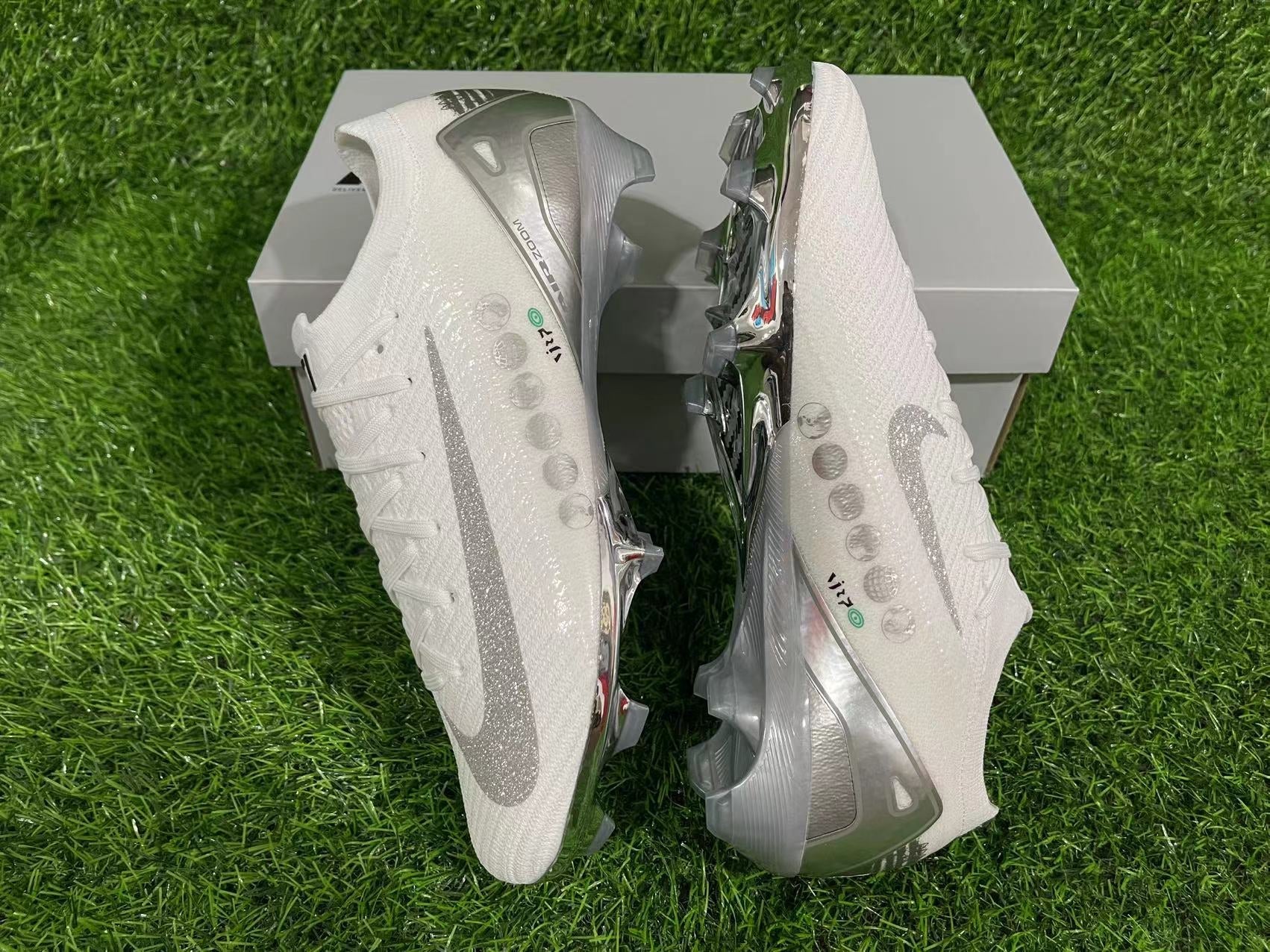Crampons  Mercurial Vapor XV Elite - L'Univers du Maillot