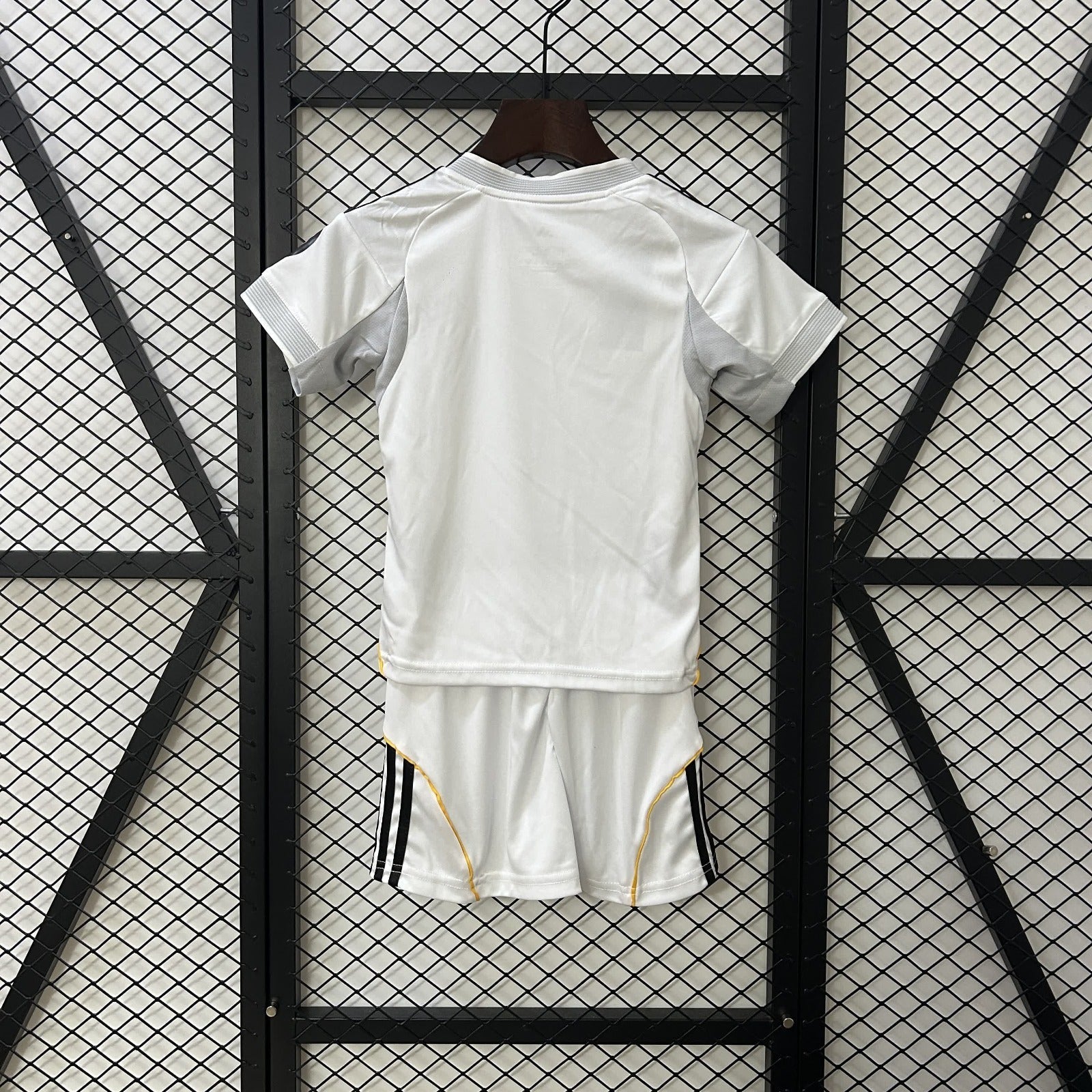 25/26 Ensemble Enfant Real Madrid - L'Univers du Maillot