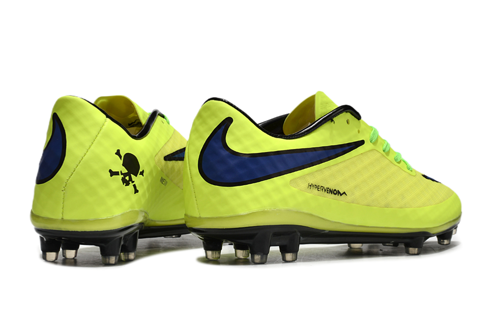 Crampons Hypervenom phantom