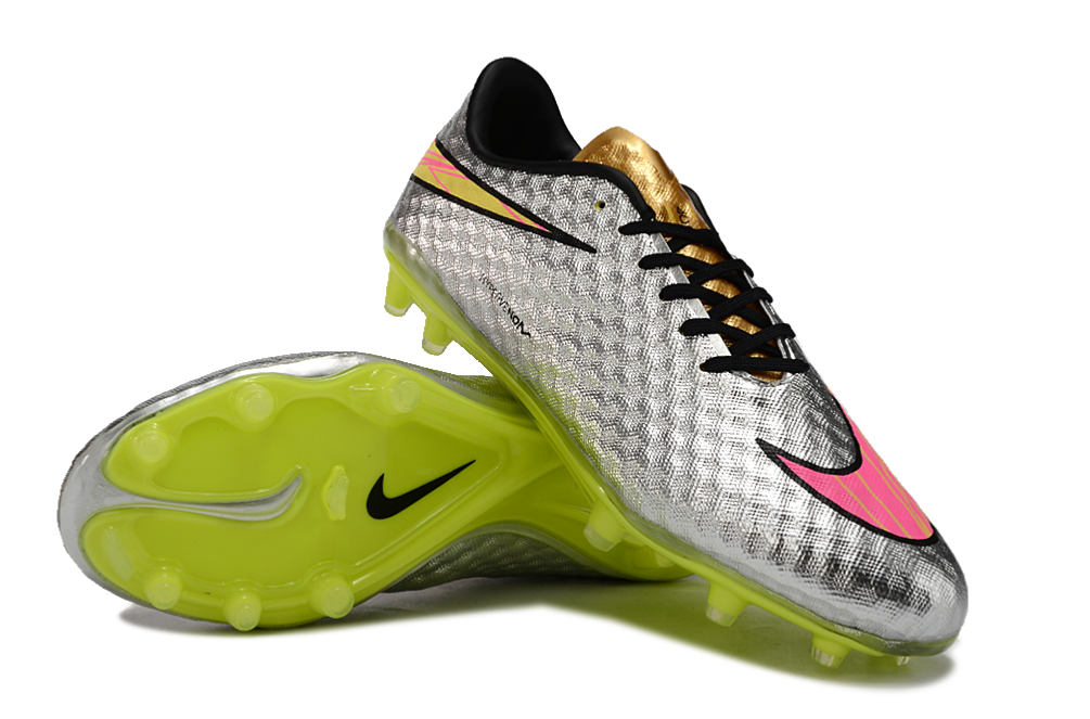 Crampons Hypervenom élite